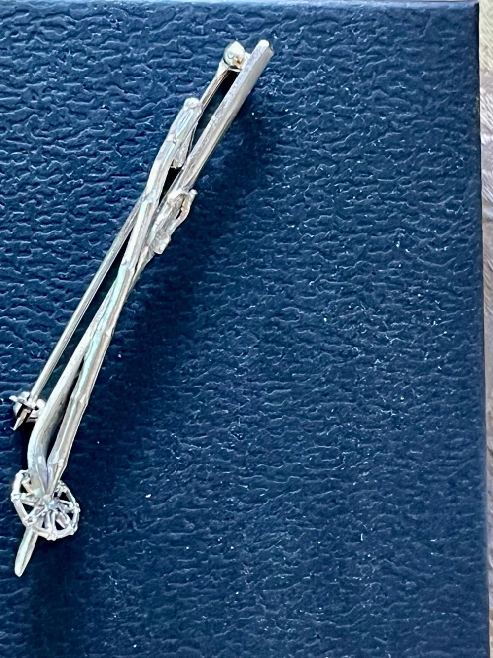 VTG Wells Sterling Silver Ski & Pole Brooch Pin 3” Winter Sport Novelty Lapel
